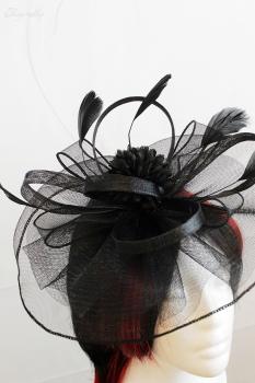 Gothic Haarschmuck „Midnight Dahlia“ mit Schleiernetz & Federn